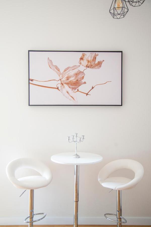 בודפשט Luxury Quentin Apartment 3 Bedrm, 2 Bathrm מראה חיצוני תמונה