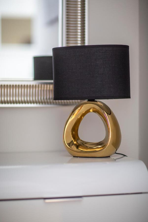 בודפשט Luxury Quentin Apartment 3 Bedrm, 2 Bathrm מראה חיצוני תמונה