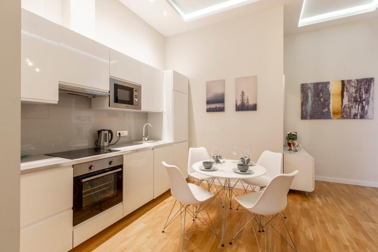 בודפשט Luxury Quentin Apartment 3 Bedrm, 2 Bathrm מראה חיצוני תמונה