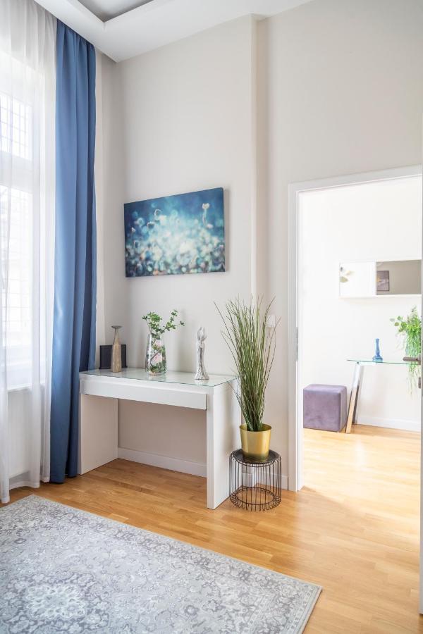 בודפשט Luxury Quentin Apartment 3 Bedrm, 2 Bathrm מראה חיצוני תמונה