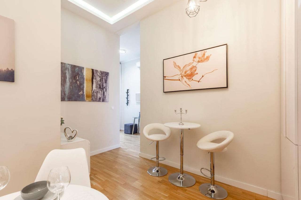 בודפשט Luxury Quentin Apartment 3 Bedrm, 2 Bathrm מראה חיצוני תמונה