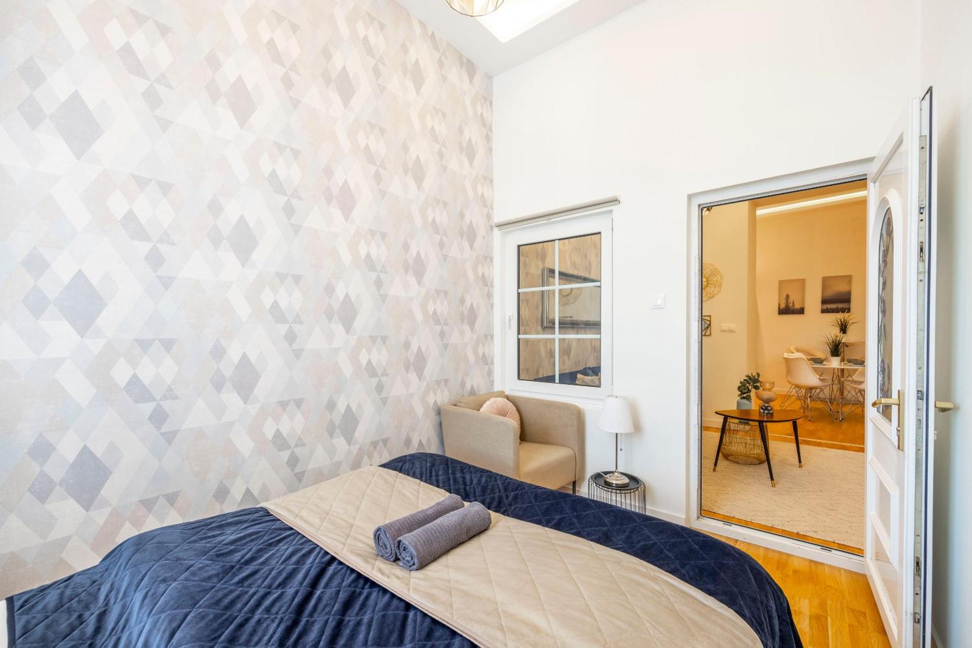 בודפשט Luxury Quentin Apartment 3 Bedrm, 2 Bathrm מראה חיצוני תמונה