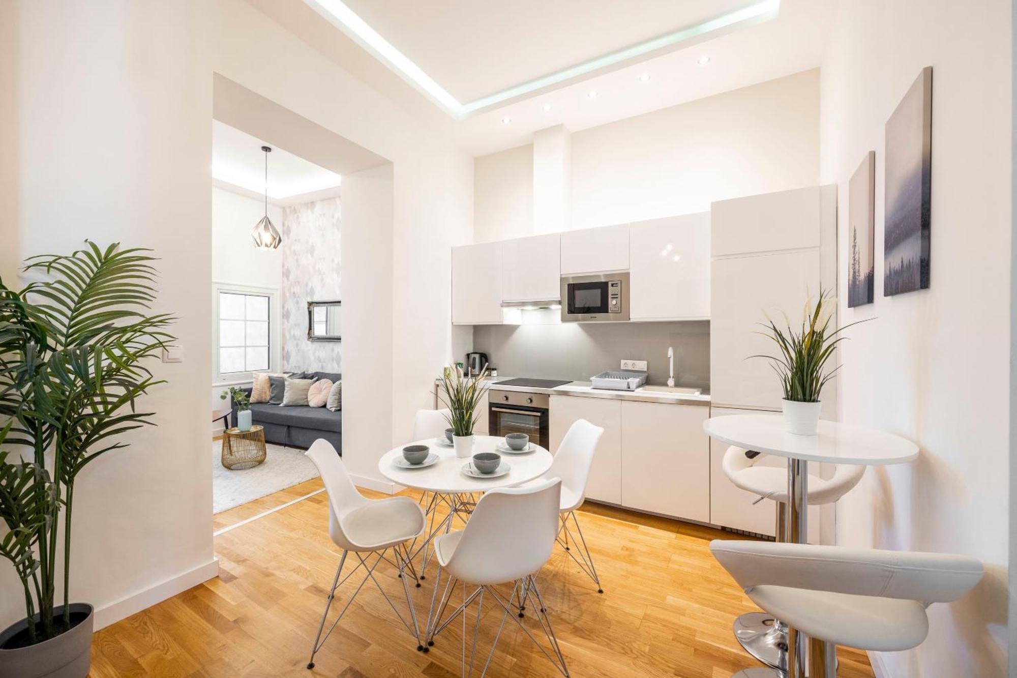 בודפשט Luxury Quentin Apartment 3 Bedrm, 2 Bathrm מראה חיצוני תמונה