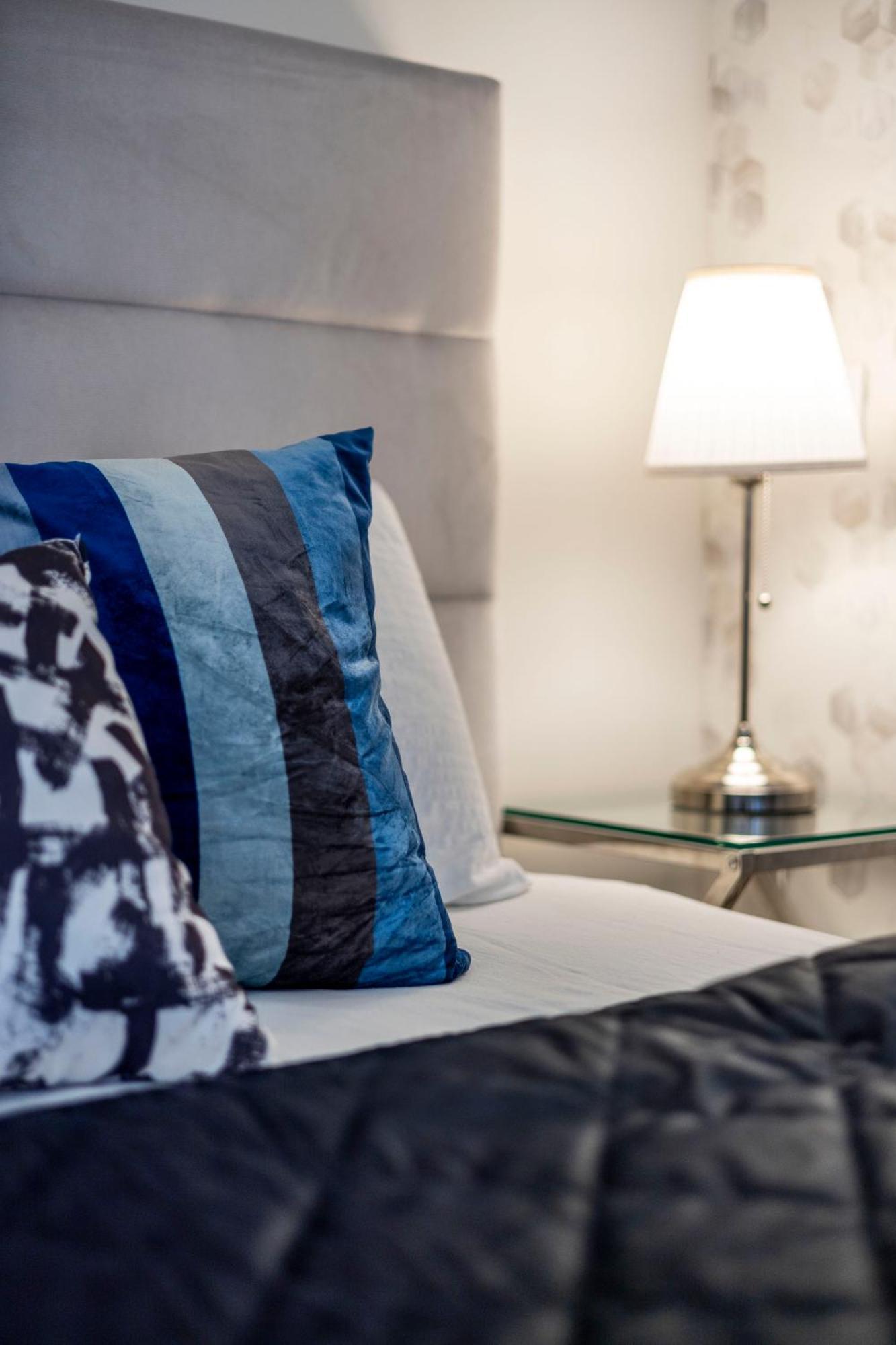 בודפשט Luxury Quentin Apartment 3 Bedrm, 2 Bathrm מראה חיצוני תמונה