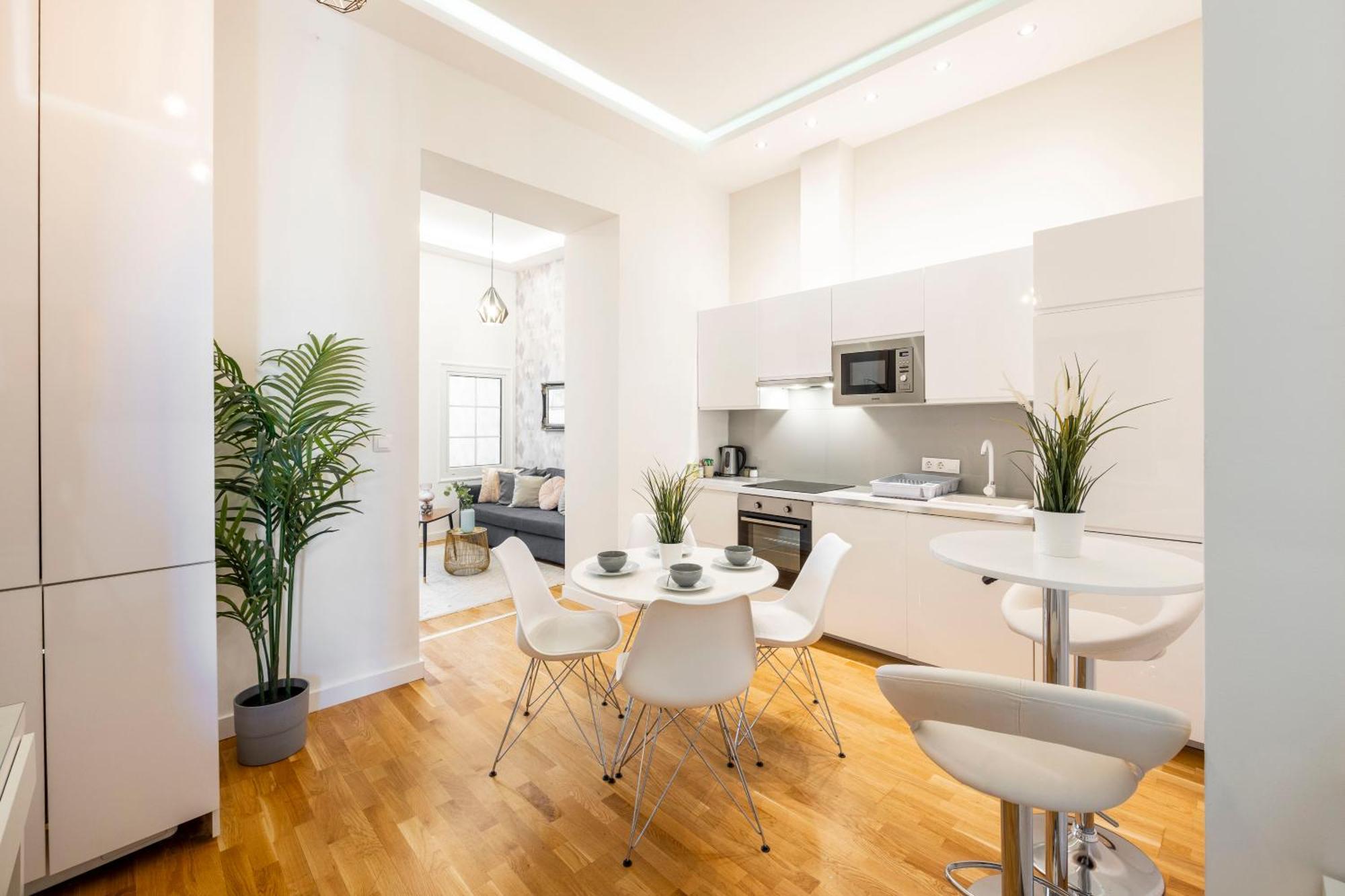 בודפשט Luxury Quentin Apartment 3 Bedrm, 2 Bathrm מראה חיצוני תמונה